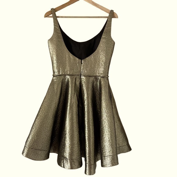 LA FEMME Metallic Fit & Flare Cocktail Dress Size 8 - Picture 4 of 13